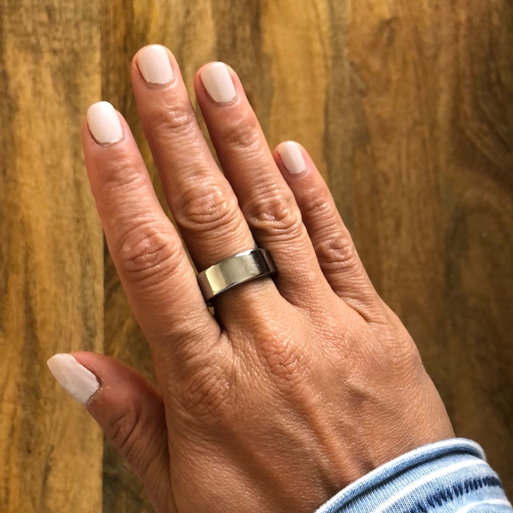 A like-new Gen 3 Oura ring, size 7, silver